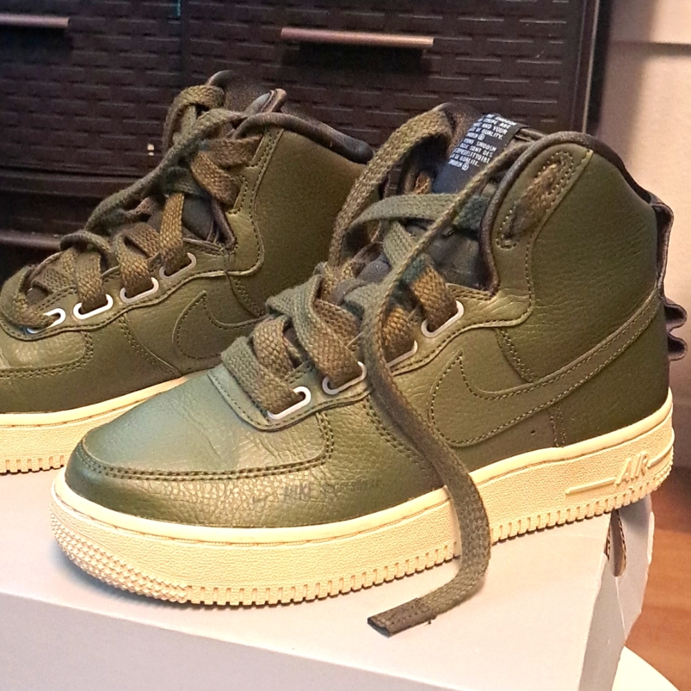 Boys Nike Air Force Ones U.S. size 6